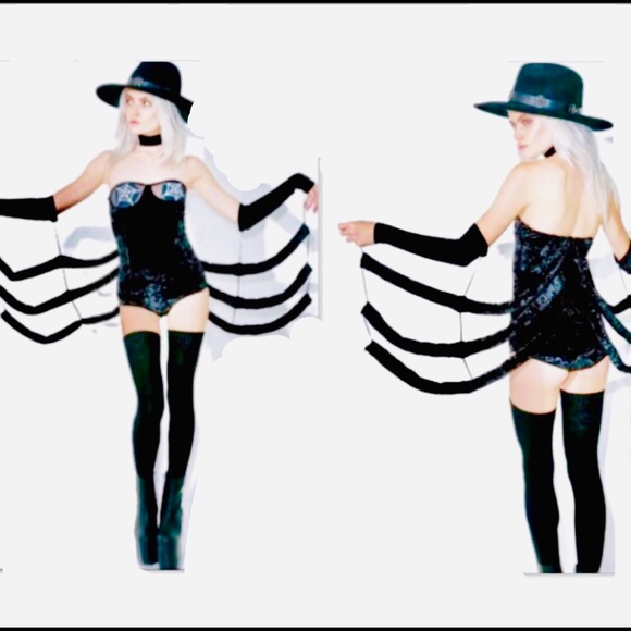 THE BLACK WIDOW โขCostume - Picture 3 of 8